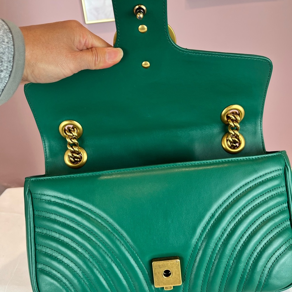 Green Gucci Small GG Marmont Matelasse Shoulder Bag - Picture 11 of 17